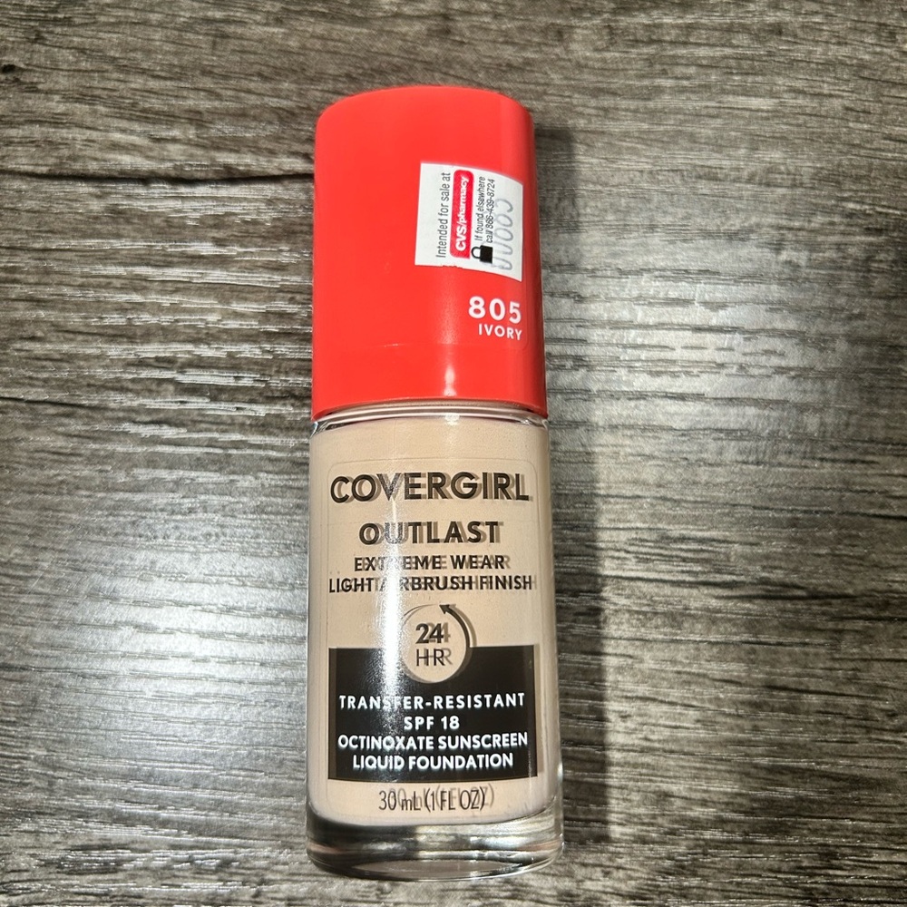 CoverGirl | Outlast Extreme Wear 3-in-1 Full Coverage Foundation with SPF 18